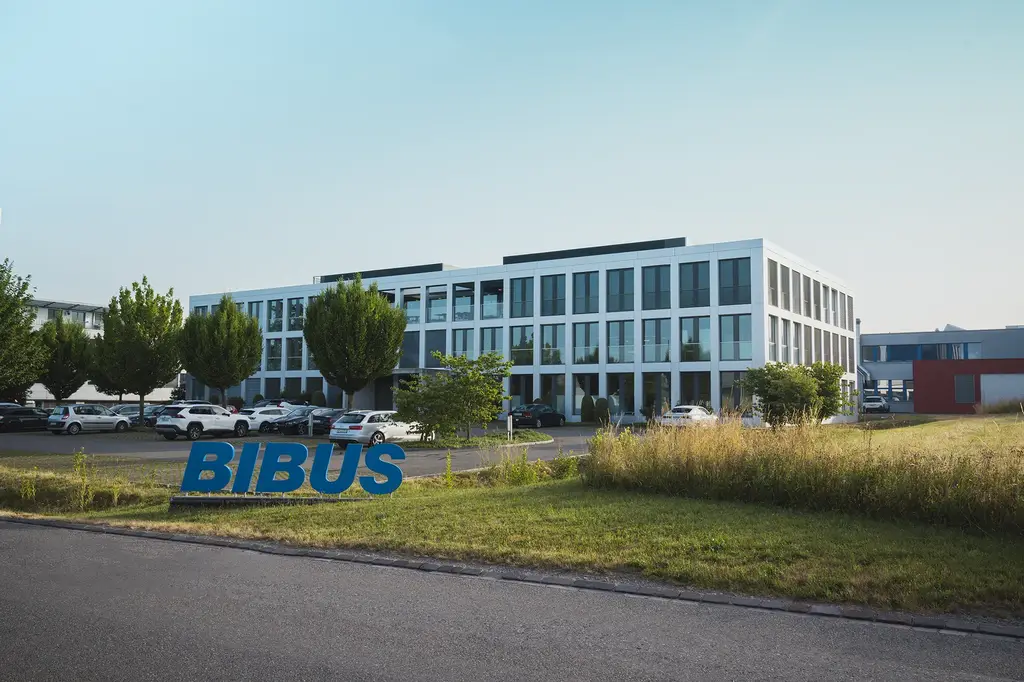 BIBUS Bürogebäude Sommer 23