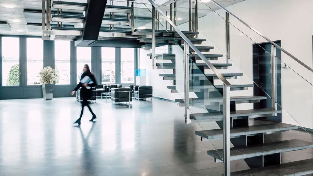 treppenhaus-mit-person_foto-4-(1)