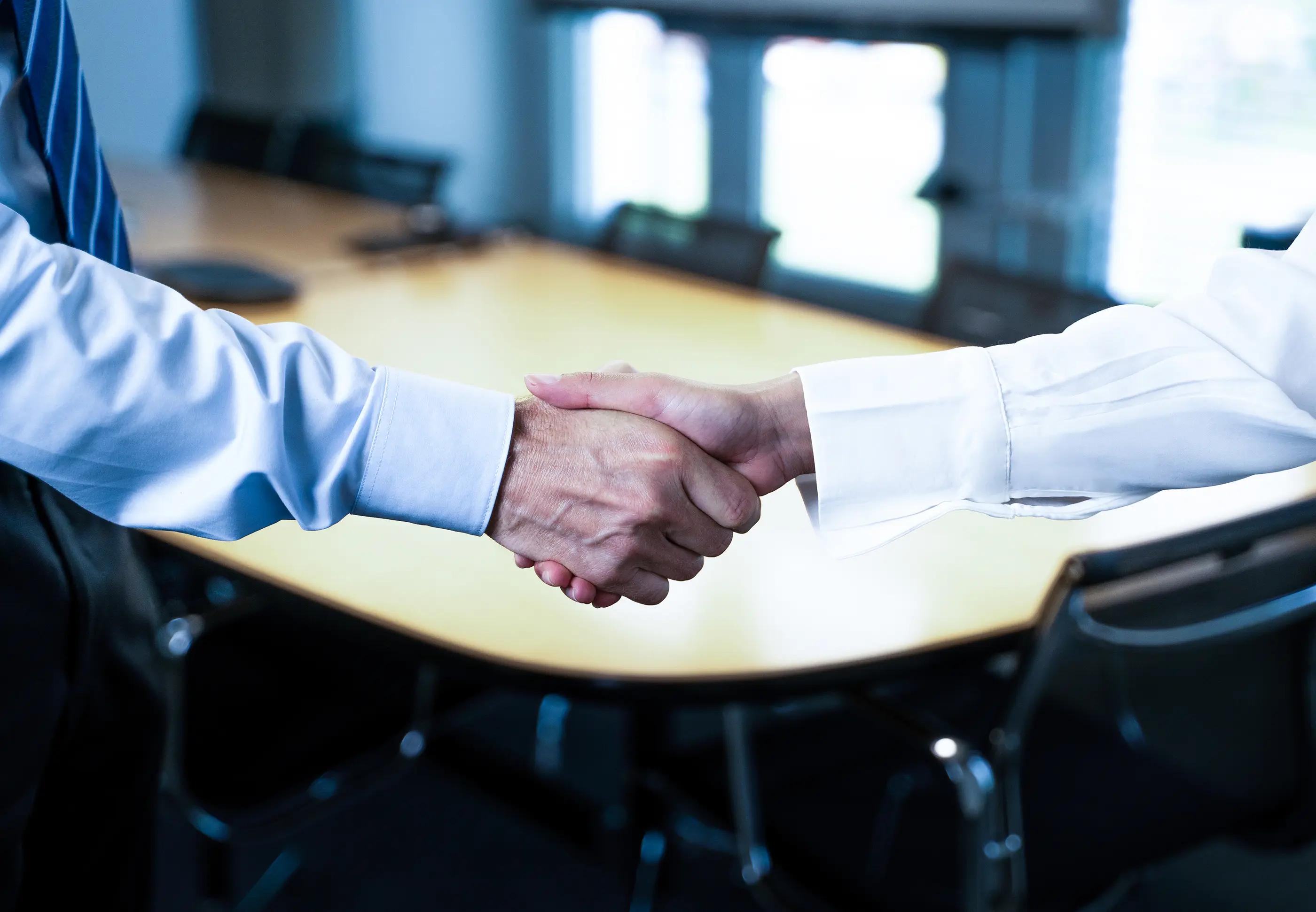 bibus-partner-handshake